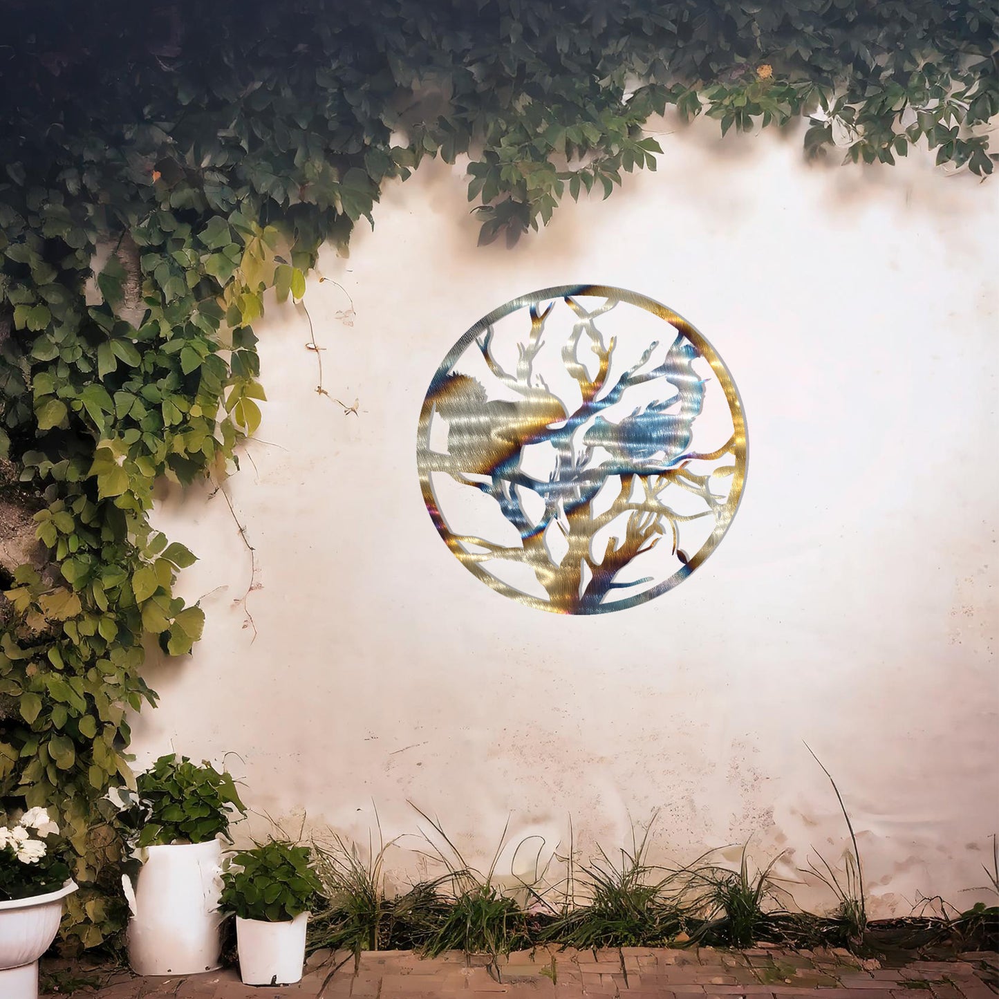 This circular design depicts a detailed silhouette of two squirrels interacting on tree branches. The intricate pattern captures the natural essence of wildlife within the tree, creating a harmonious and visually striking piece for nature enthusiasts.