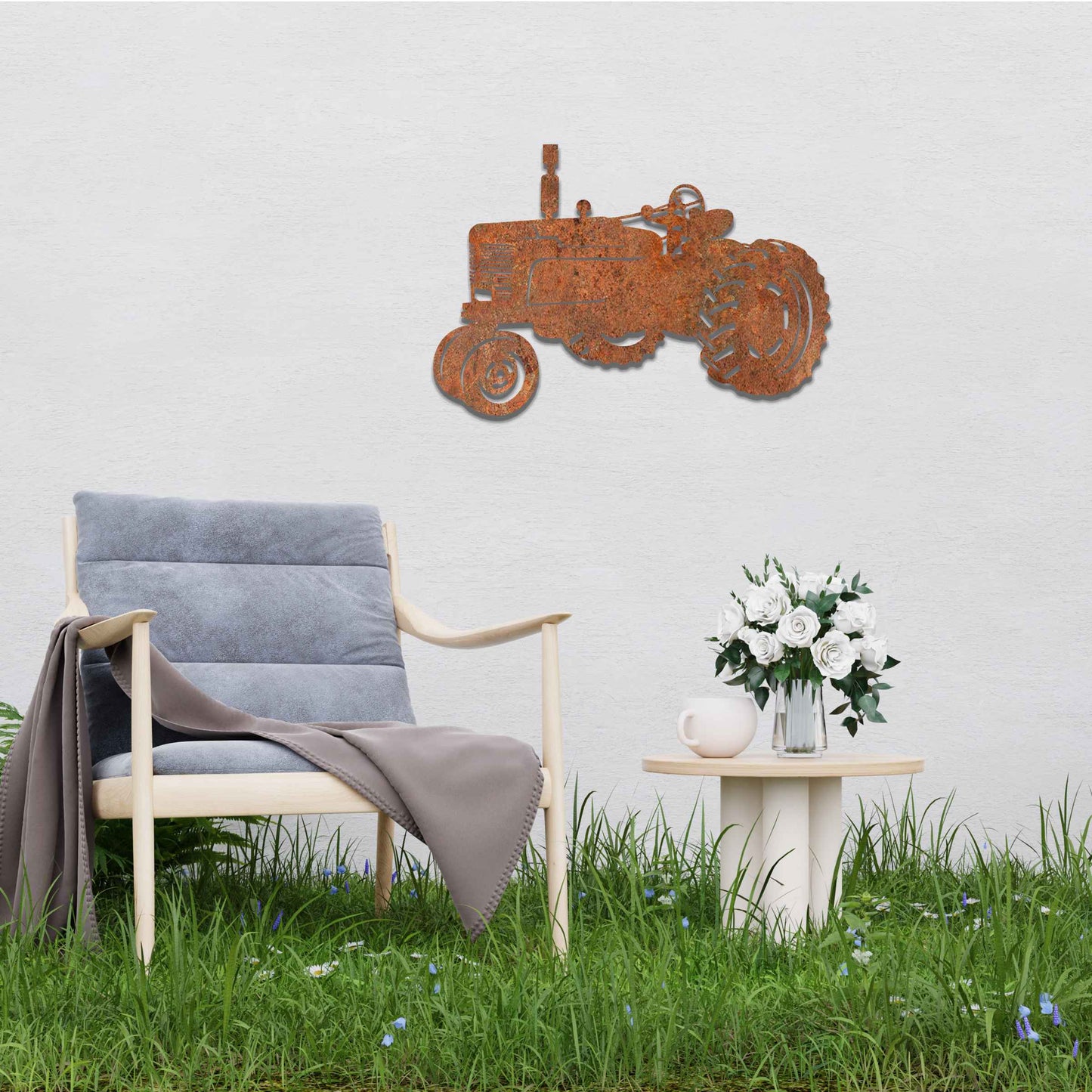 Metal garden decoration featuring a rustic tractor silhouette with detailed cutouts, designed to enhance walls or fences, adding a vintage and countryside charm to outdoor spaces.