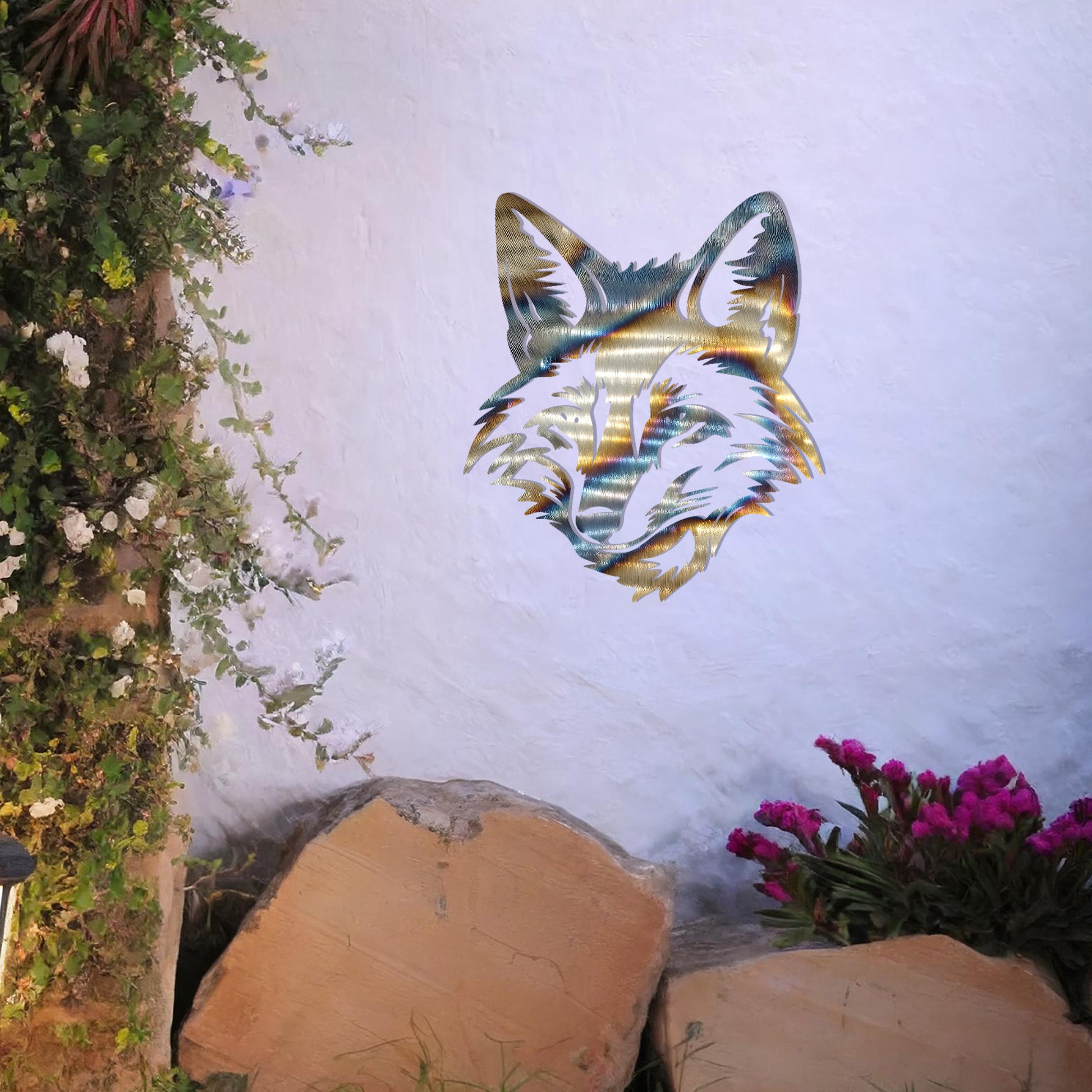 This is a sleek and artistic metal wall art design showcasing the face of a fox, intricately crafted to highlight its cunning expression and sharp features. Perfect for adding a stylish, nature-inspired element to your space.