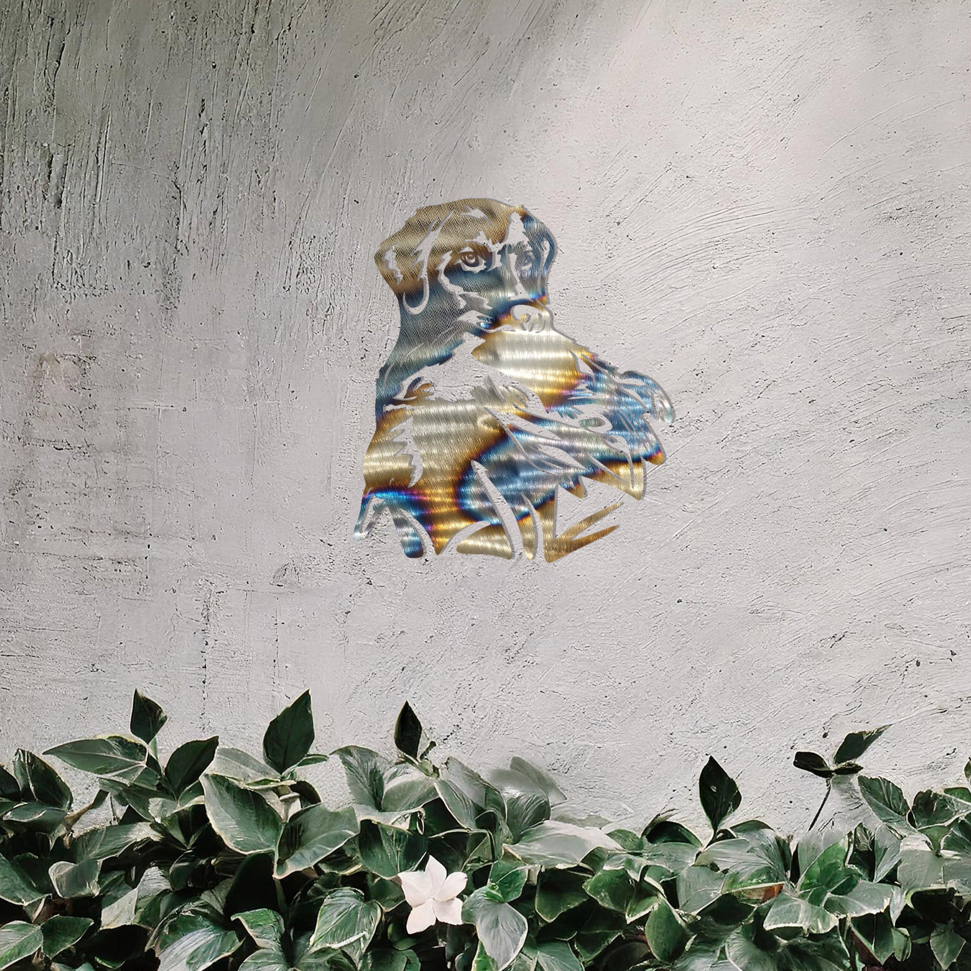 This image features a beautifully detailed metal wall art design of a dog holding a bird in its mouth. The elegant lines capture the dog’s focused expression and the movement of the bird, ideal for pet lovers or those who appreciate wildlife and animals in art.