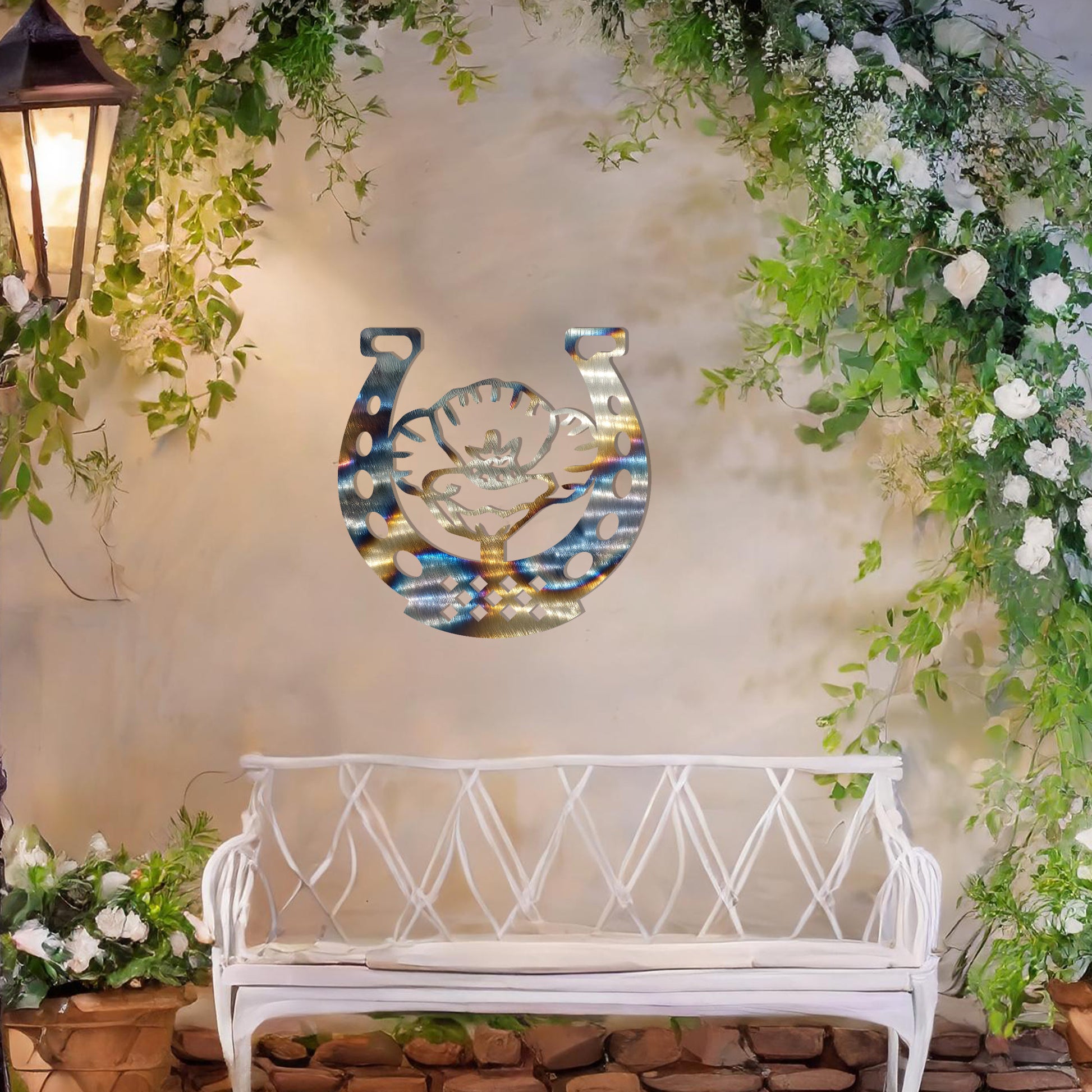 This design features a decorative horseshoe enclosing a beautifully detailed flower, symbolising luck and natural elegance. The intricate pattern within the horseshoe adds charm, making it a unique piece for those who appreciate equestrian or floral motifs.