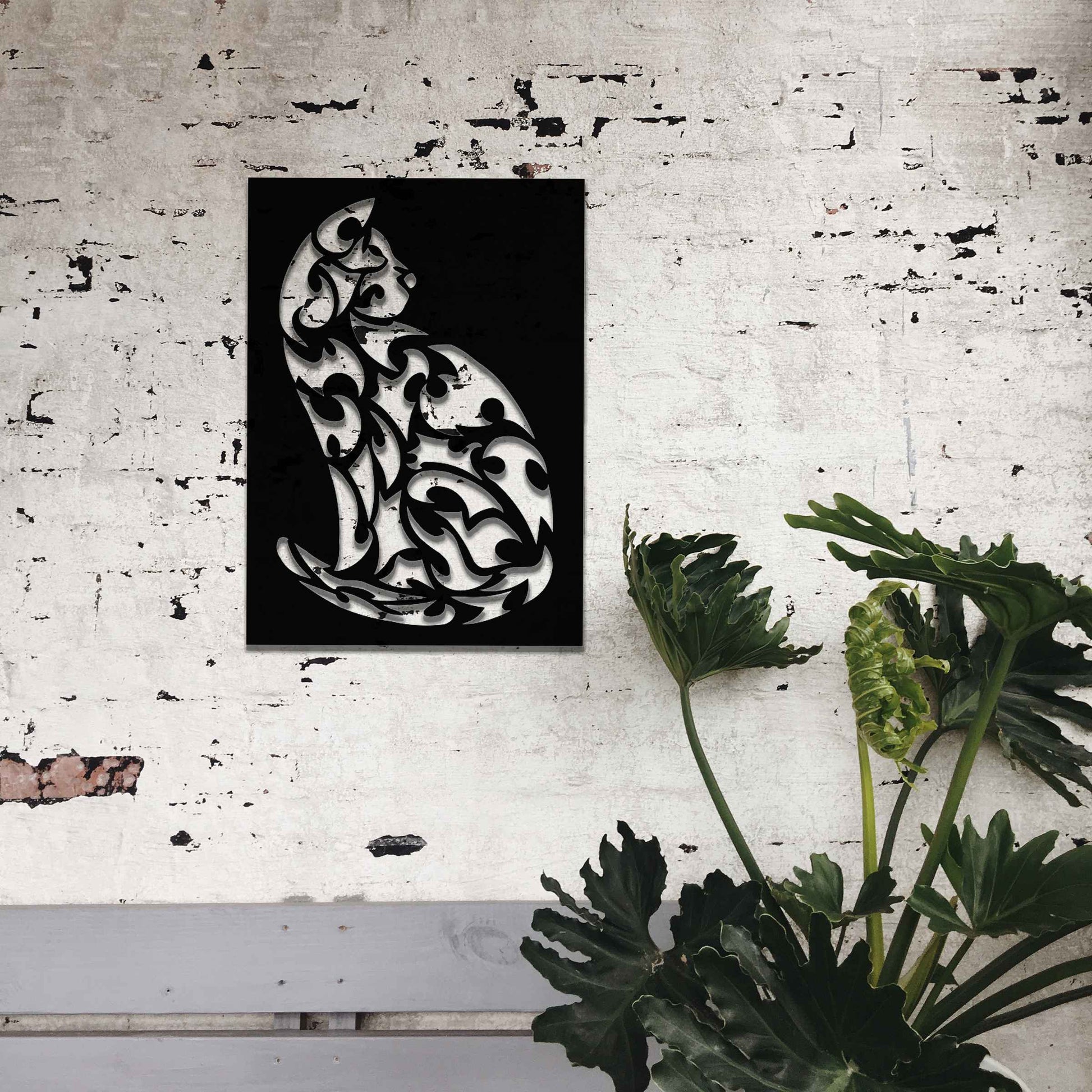This is a beautiful metal wall art design featuring a cat silhouette with intricate swirling patterns, showcasing a blend of elegance and artistic detail, perfect for modern home decor.