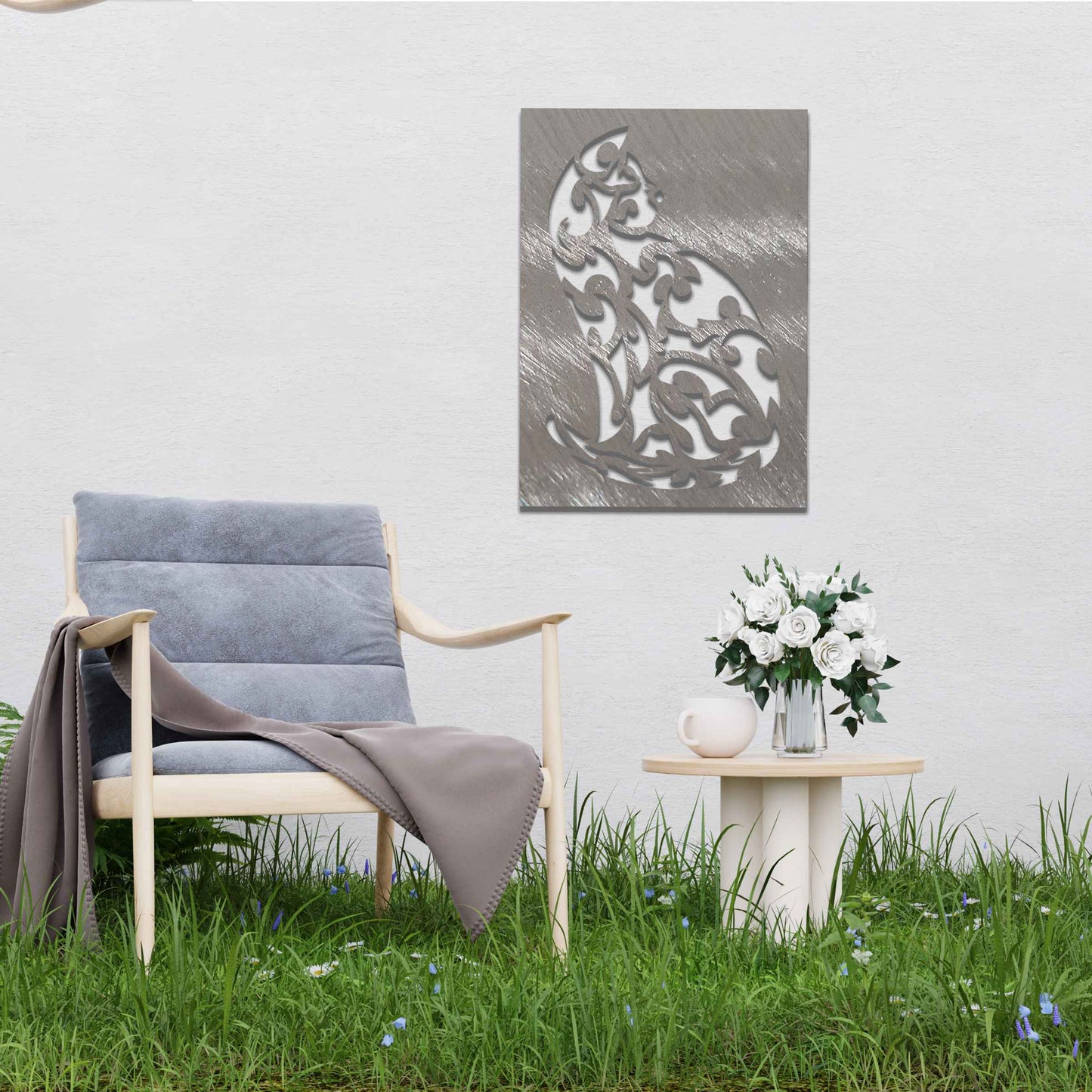 This is a beautiful metal wall art design featuring a cat silhouette with intricate swirling patterns, showcasing a blend of elegance and artistic detail, perfect for modern home decor.