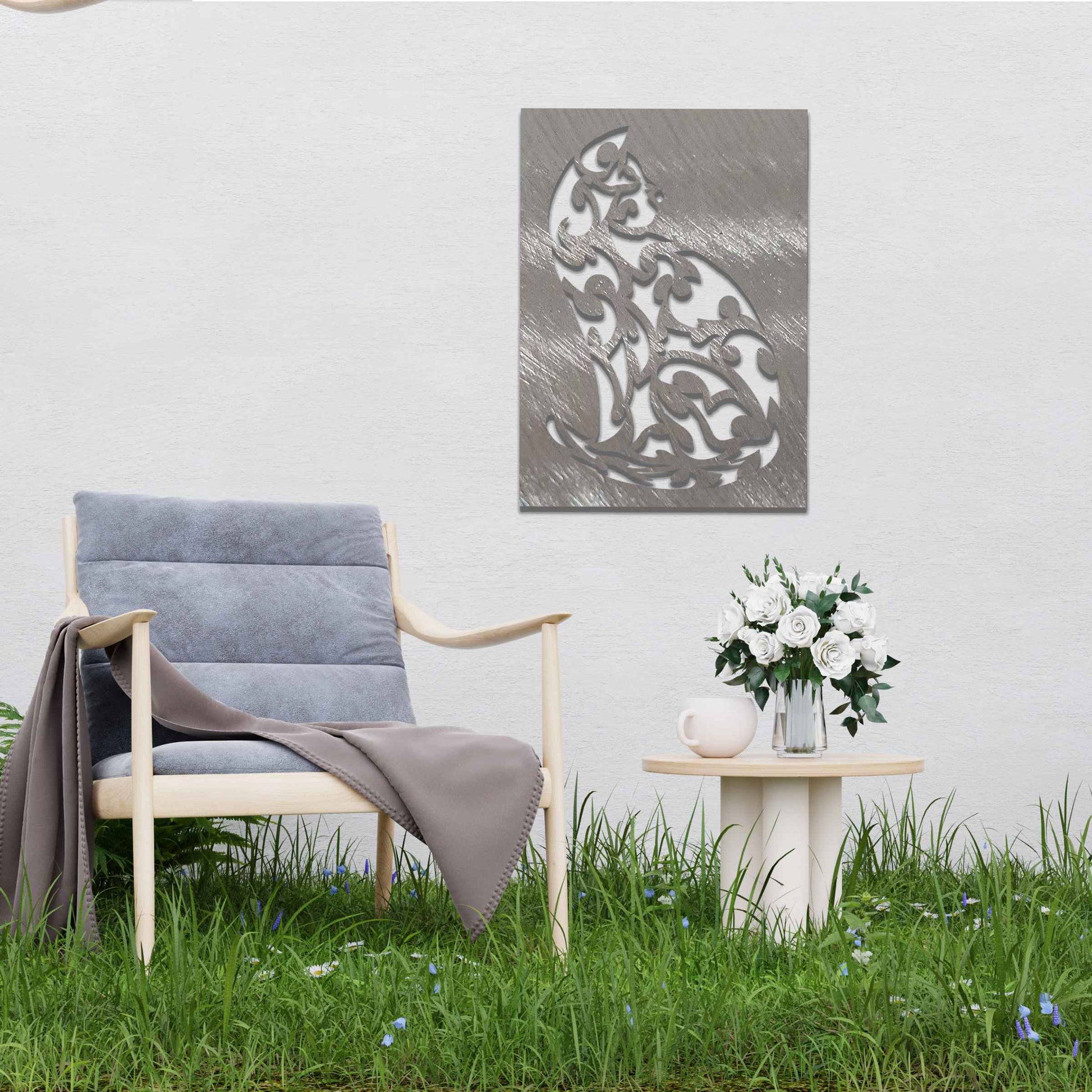 This is a beautiful metal wall art design featuring a cat silhouette with intricate swirling patterns, showcasing a blend of elegance and artistic detail, perfect for modern home decor.