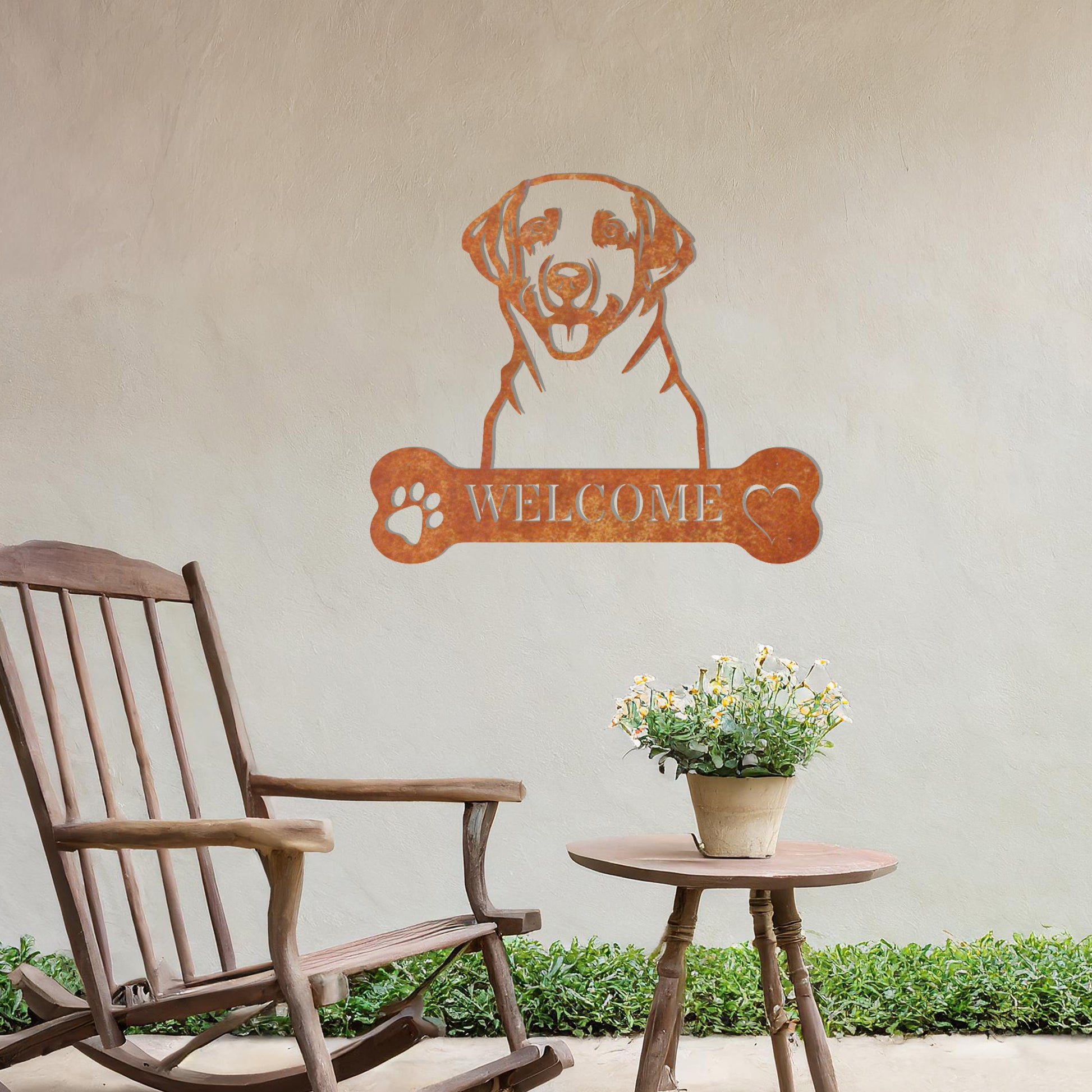 Metal Labrador dog design with a bone-shaped 'WELCOME' text and paw prints, perfect for adding a welcoming touch to entryways or outdoor spaces.