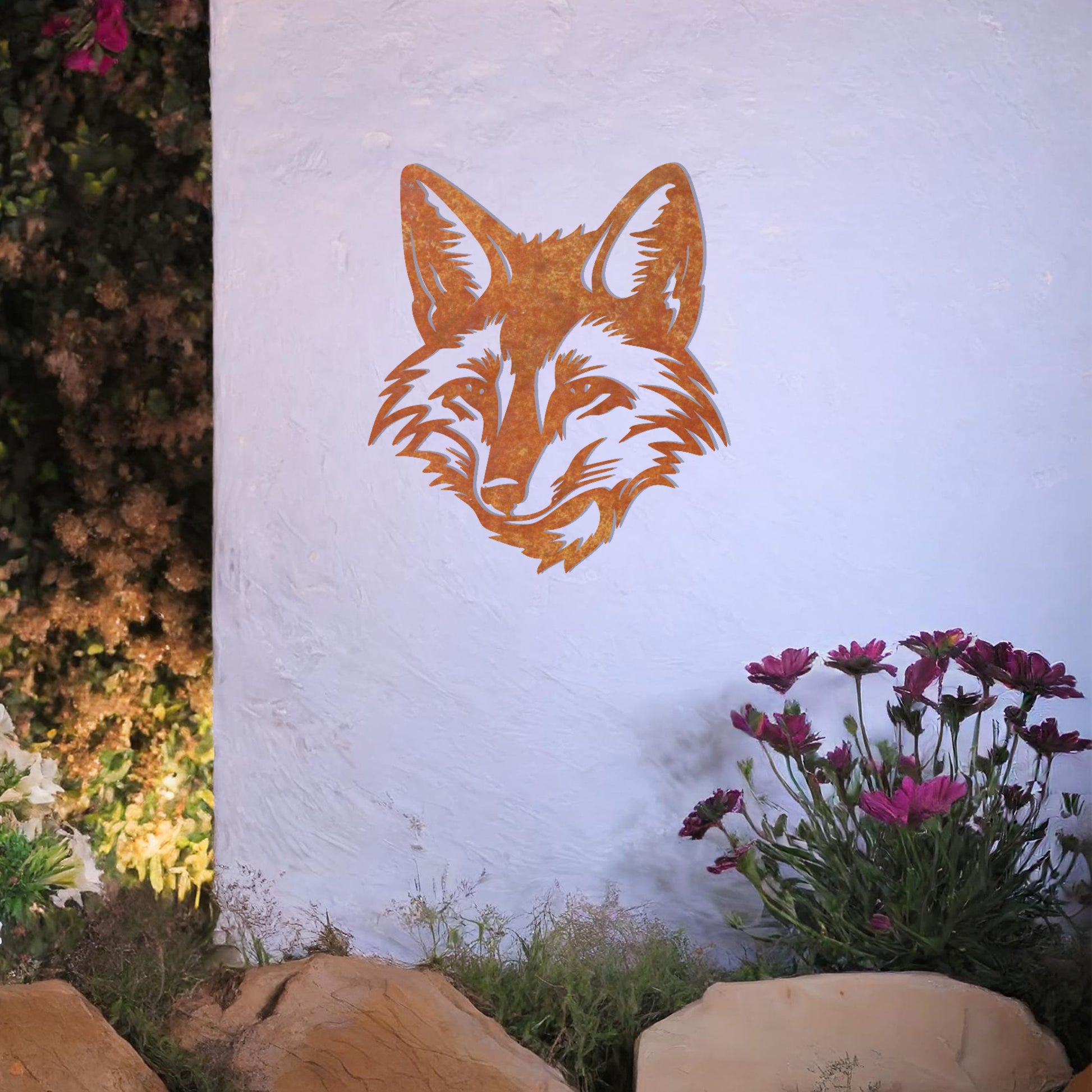 This is a sleek and artistic metal wall art design showcasing the face of a fox, intricately crafted to highlight its cunning expression and sharp features. Perfect for adding a stylish, nature-inspired element to your space.