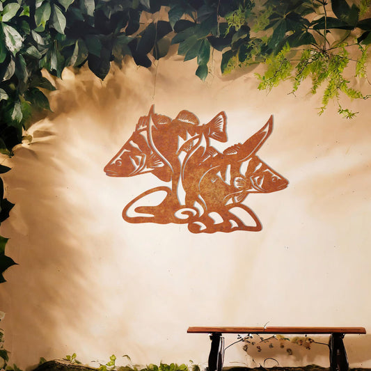 This image shows a metal wall art design of two fish, intricately intertwined with flowing elements to represent the beauty and movement of aquatic life. This design captures the elegance of fish swimming gracefully, perfect for anyone who loves nature or aquatic themes.