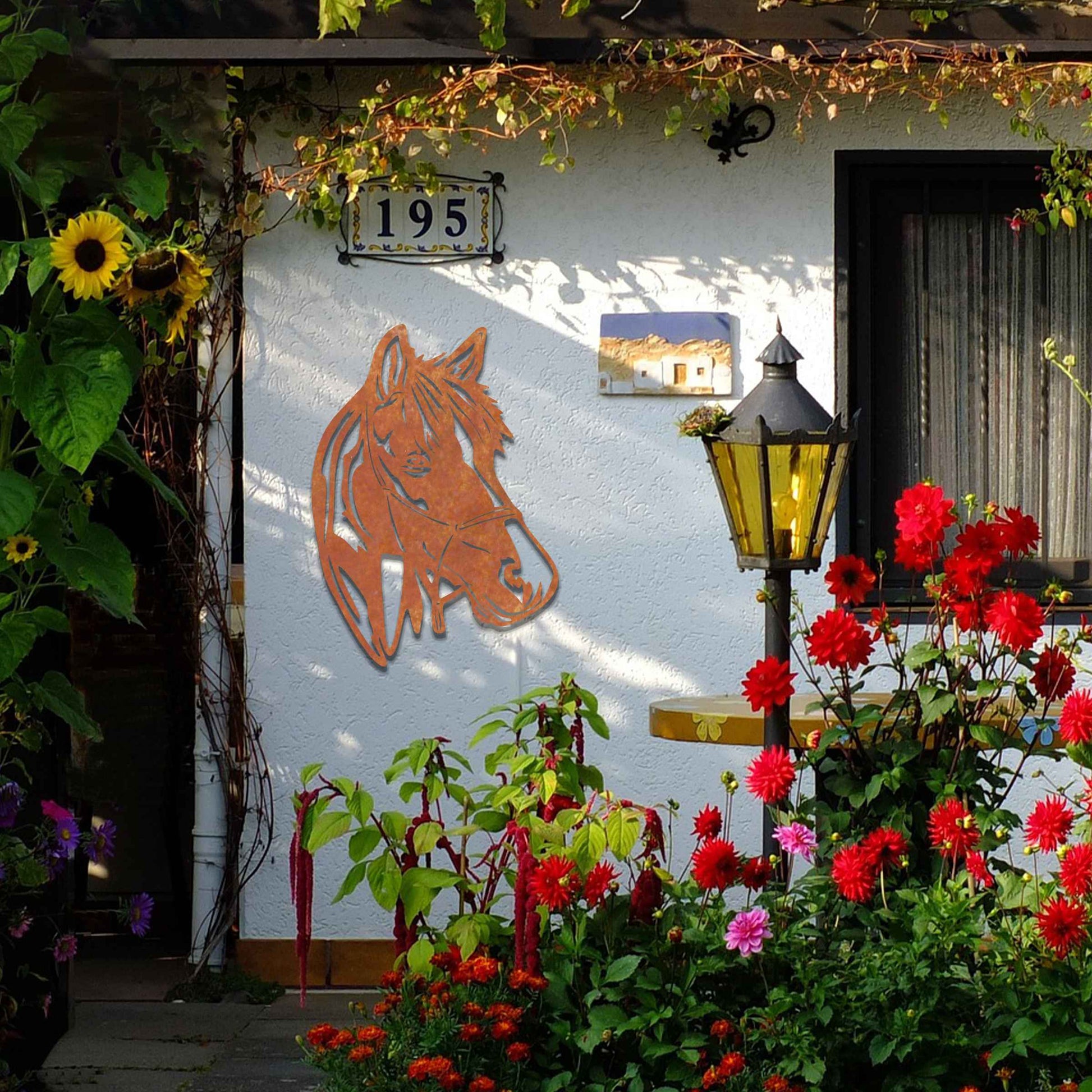 The design showcases the head of a horse in a minimalist style, highlighting its gentle expression and flowing mane. The silhouette captures the elegance and strength of the animal.