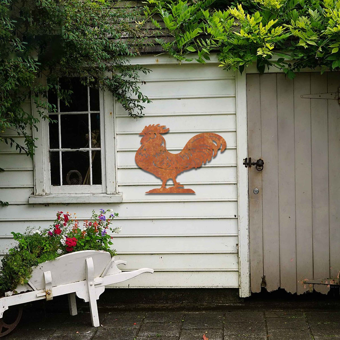 A striking, detailed rooster design, showcasing its feathers and proud stance. This elegant and dynamic wall art adds a bold touch to any space, capturing the essence of the rooster in a timeless, rustic style.